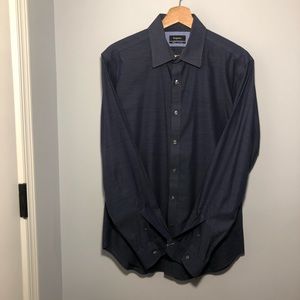 Esquire Slim Fit Non-Iron Button Down. 15.5” neck 34/35” length in speckled blue